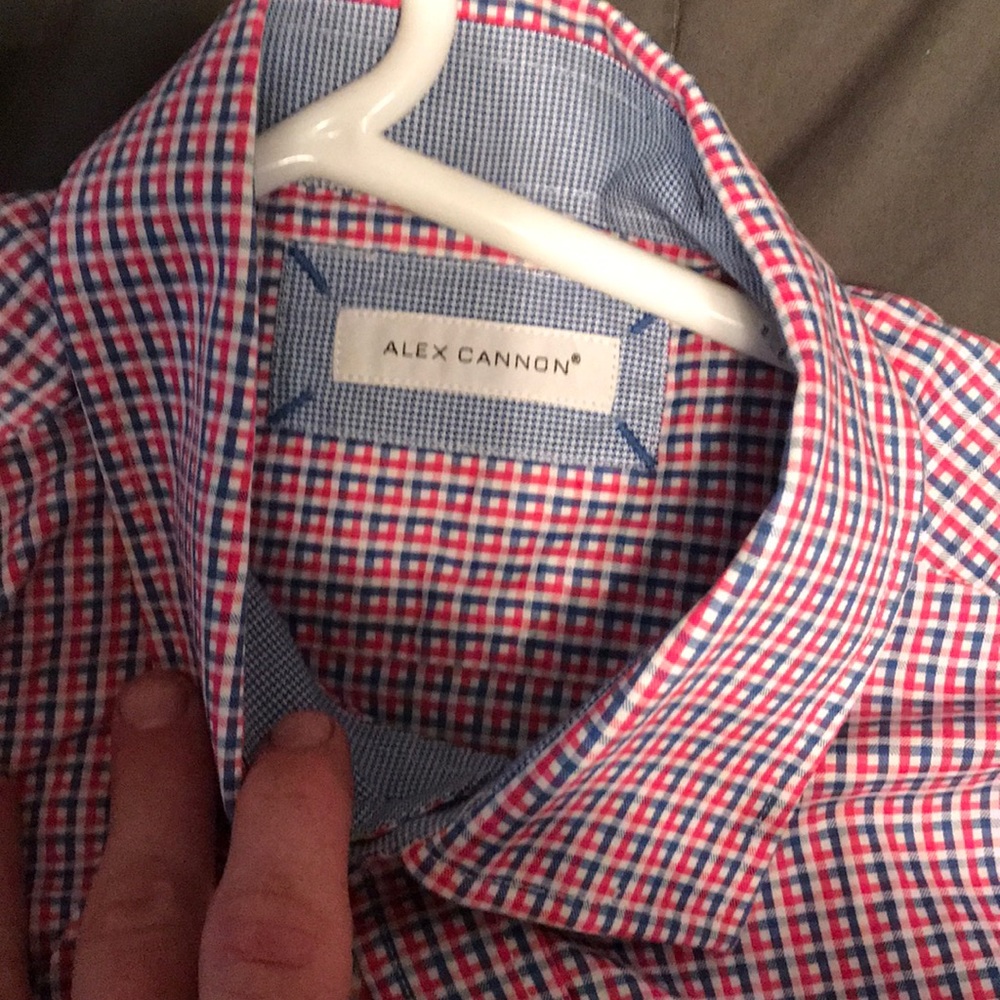 Button down - Picture 2 of 3